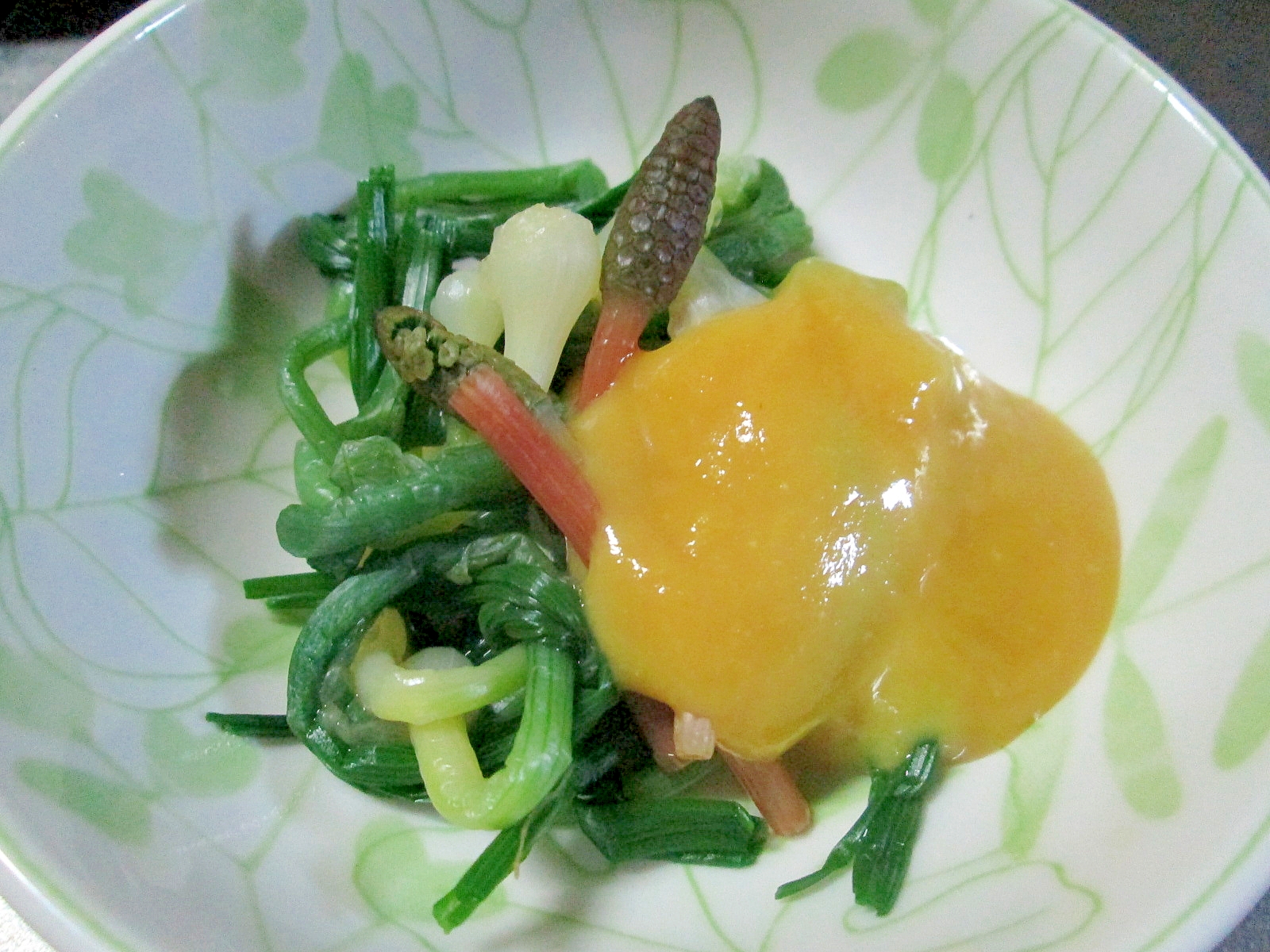 春の野草料理☆ツクシとノビルのからし酢みそ和え