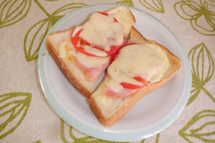 簡単ブランチ☆ハムとトマトのトースト