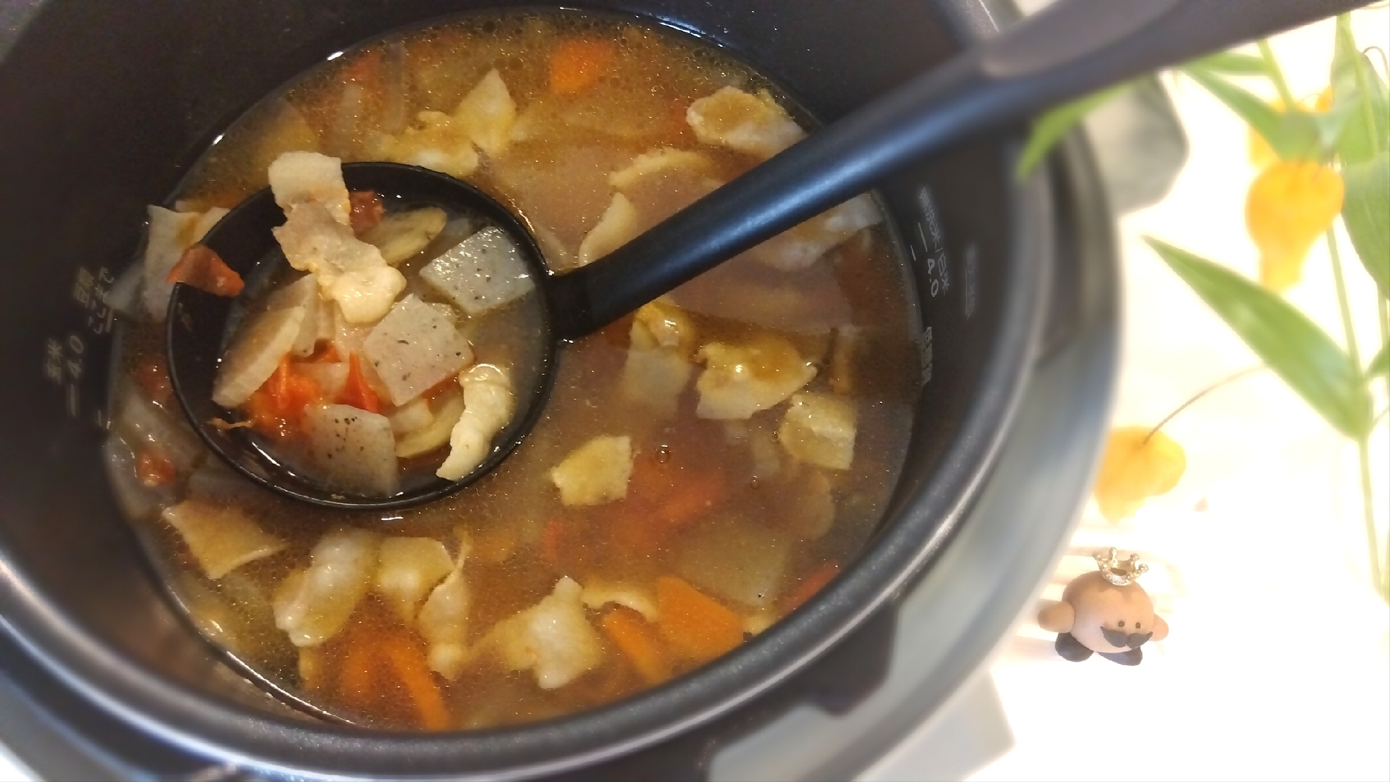 電気圧力鍋で洋風豚汁！具だくさんなトマト風味スープ