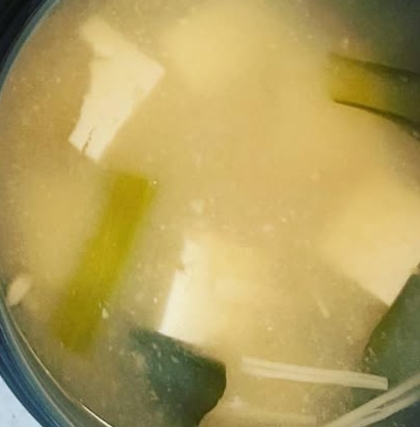 大根葉と豆腐の味噌汁