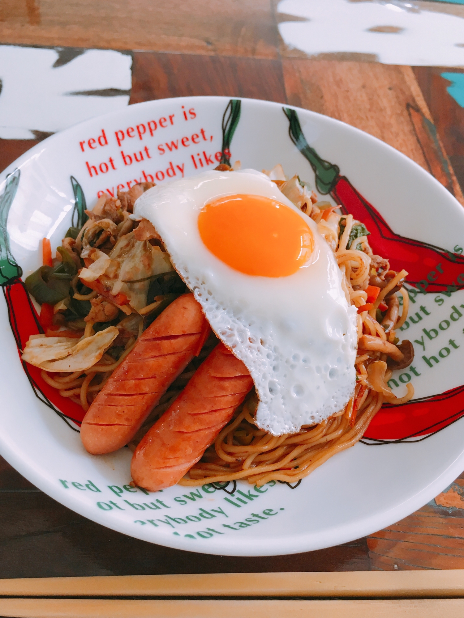 簡単！具沢山焼きそば！目玉焼きのせ！