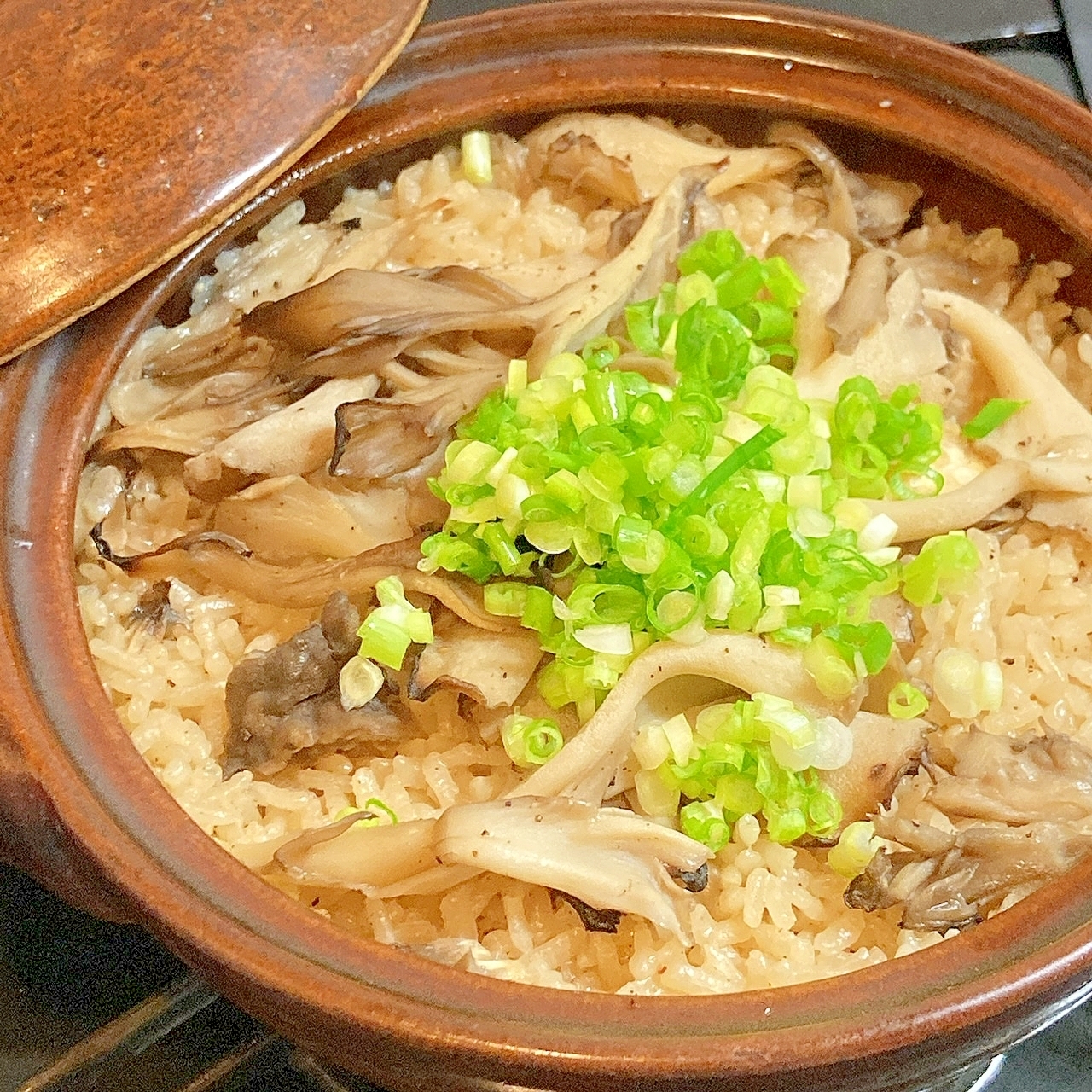 一合土鍋炊き！焼舞茸の胡椒ごはん