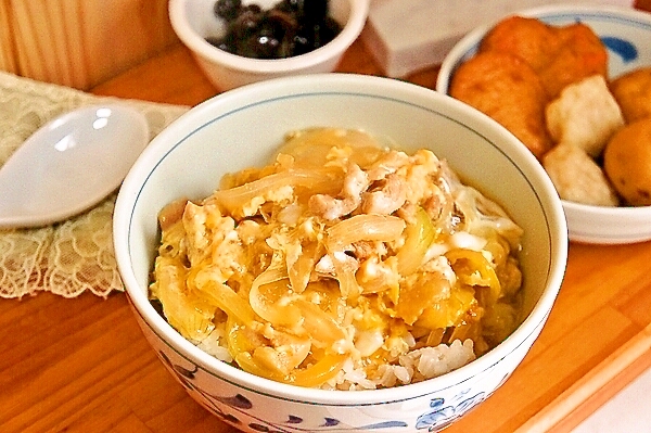 懐かしい母の味 炒めて作るトロ玉つゆだく親子丼 レシピ 作り方 By プッチン5903 楽天レシピ 懐かしい母の味 炒めて作るトロ玉つゆだく親子丼 レシピ 作り方 By プッチン5903 楽天レシピ