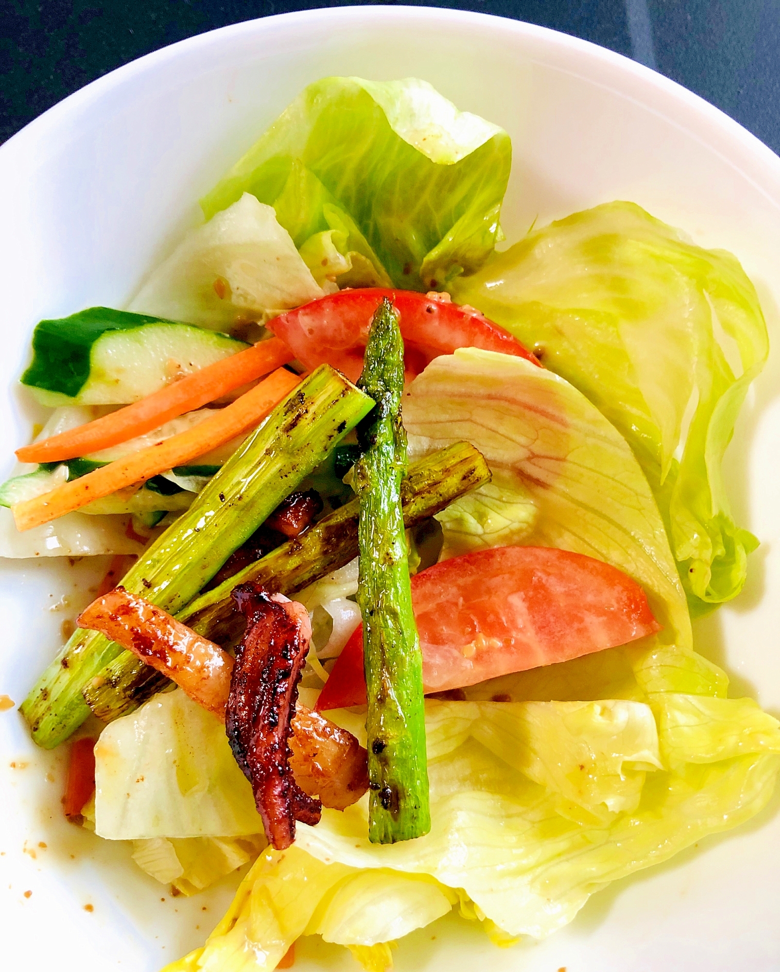 焼き野菜と生野菜のサラダ