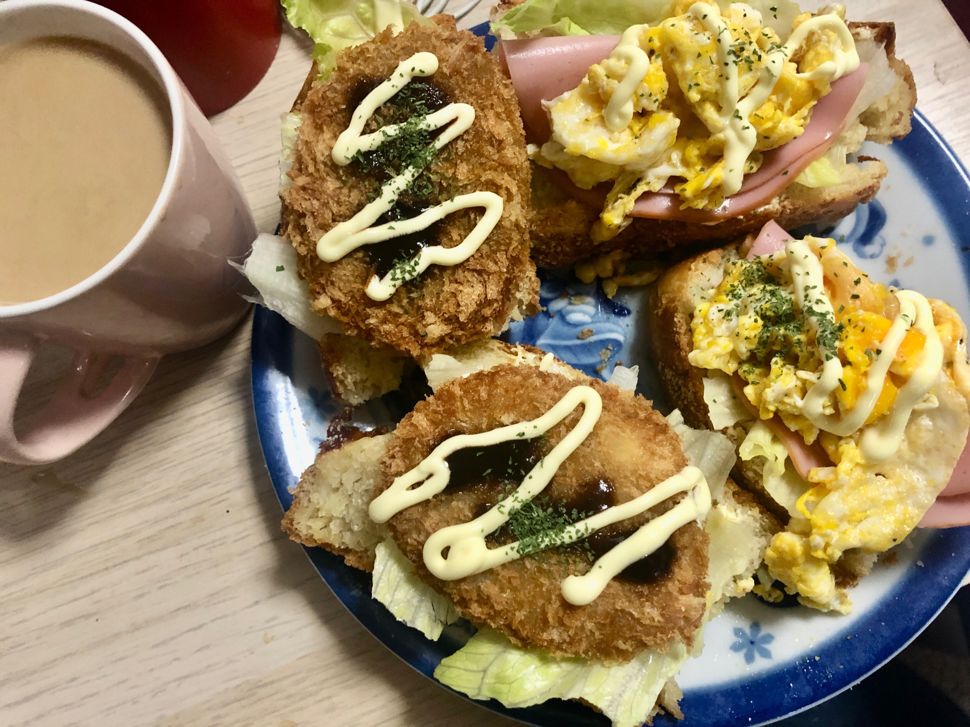 キャンプのお昼にも♪コロッケのオープンサンド