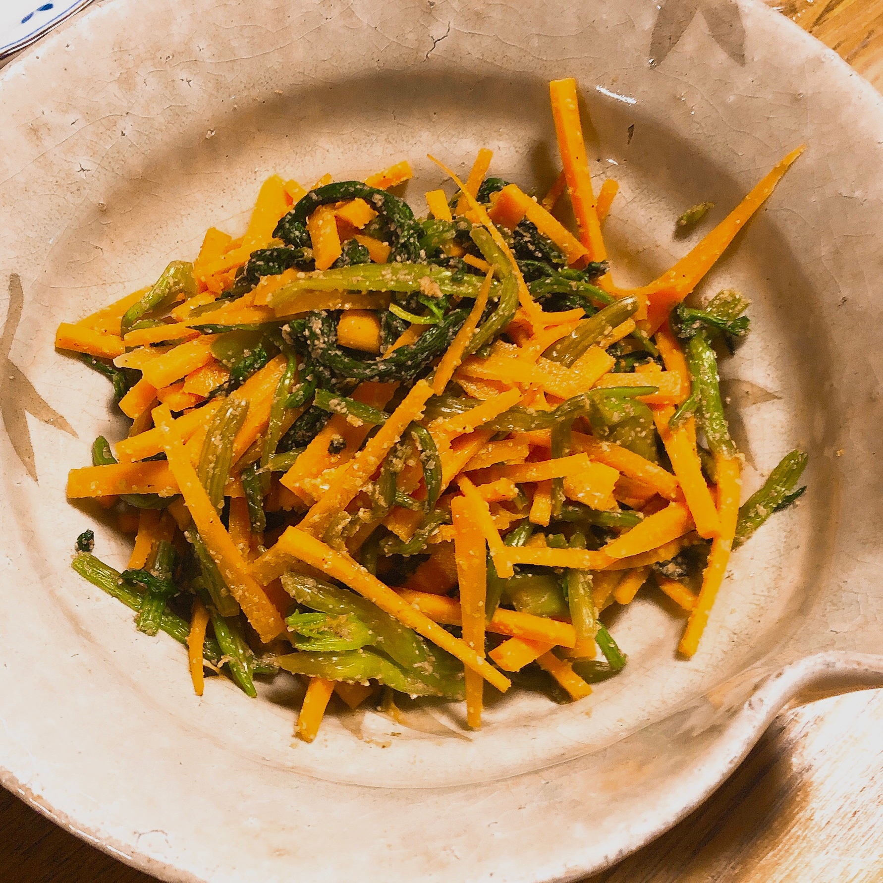 常備菜にも！にんじんとほうれん草の胡麻和え