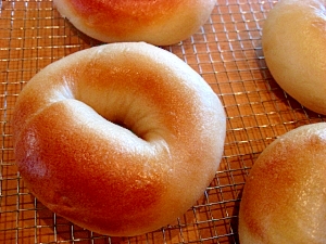 ホシノ天然酵母でゆっくりベーグル レシピ 作り方 By うらでん 楽天レシピ ホシノ天然酵母でゆっくりベーグル レシピ 作り方 By うらでん 楽天レシピ