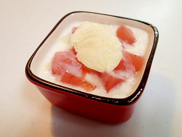 苺寒天とバニラアイスのヨーグルトデザート