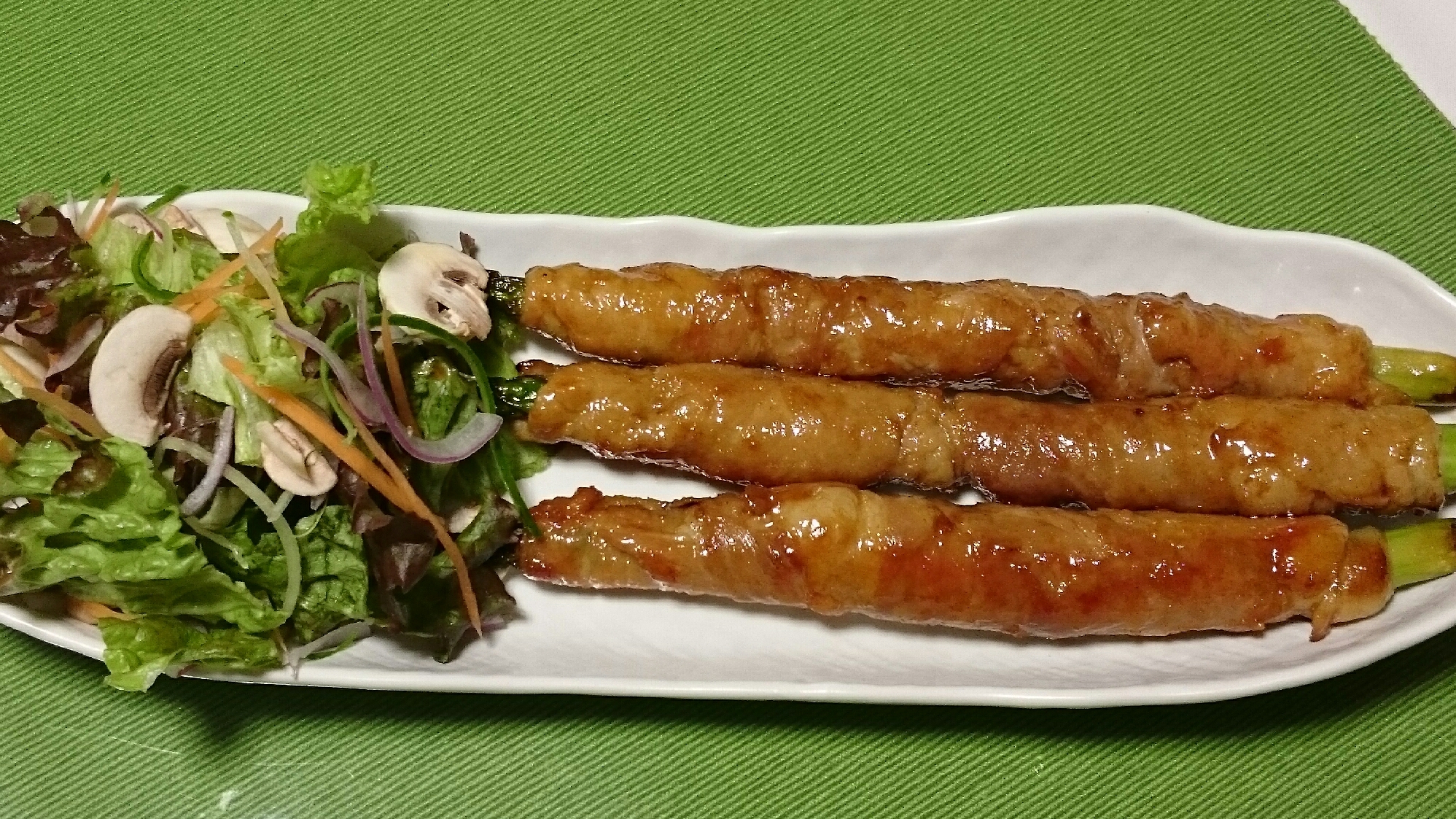 アスパラの肉巻き焼き