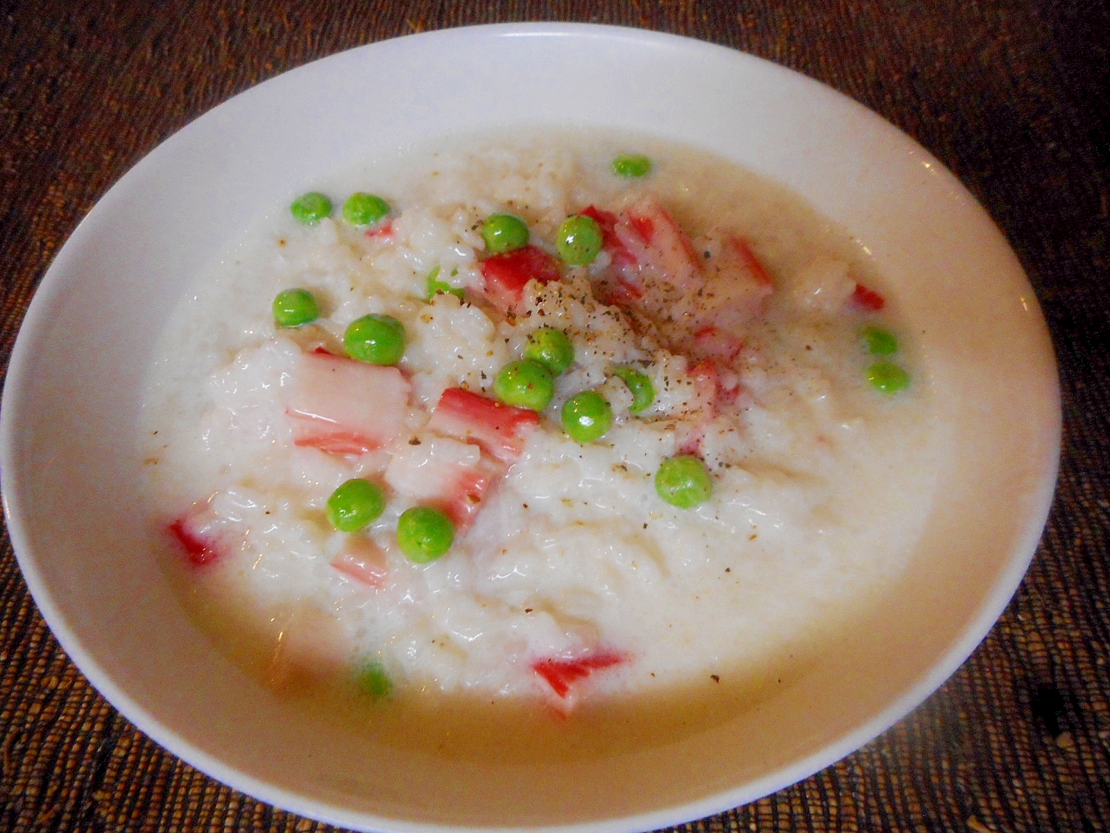 カニカマとグリンピースのミルクスープご飯