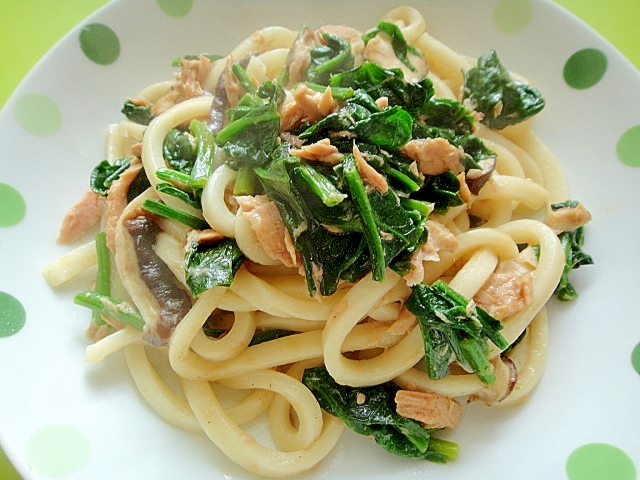 ツナとほうれん草椎茸の焼きうどん