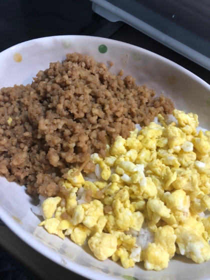 今まで鶏ひき肉を炒めてから調味料を入れてましたが、こちらの方が簡単に出来ました！ありがとうございます！