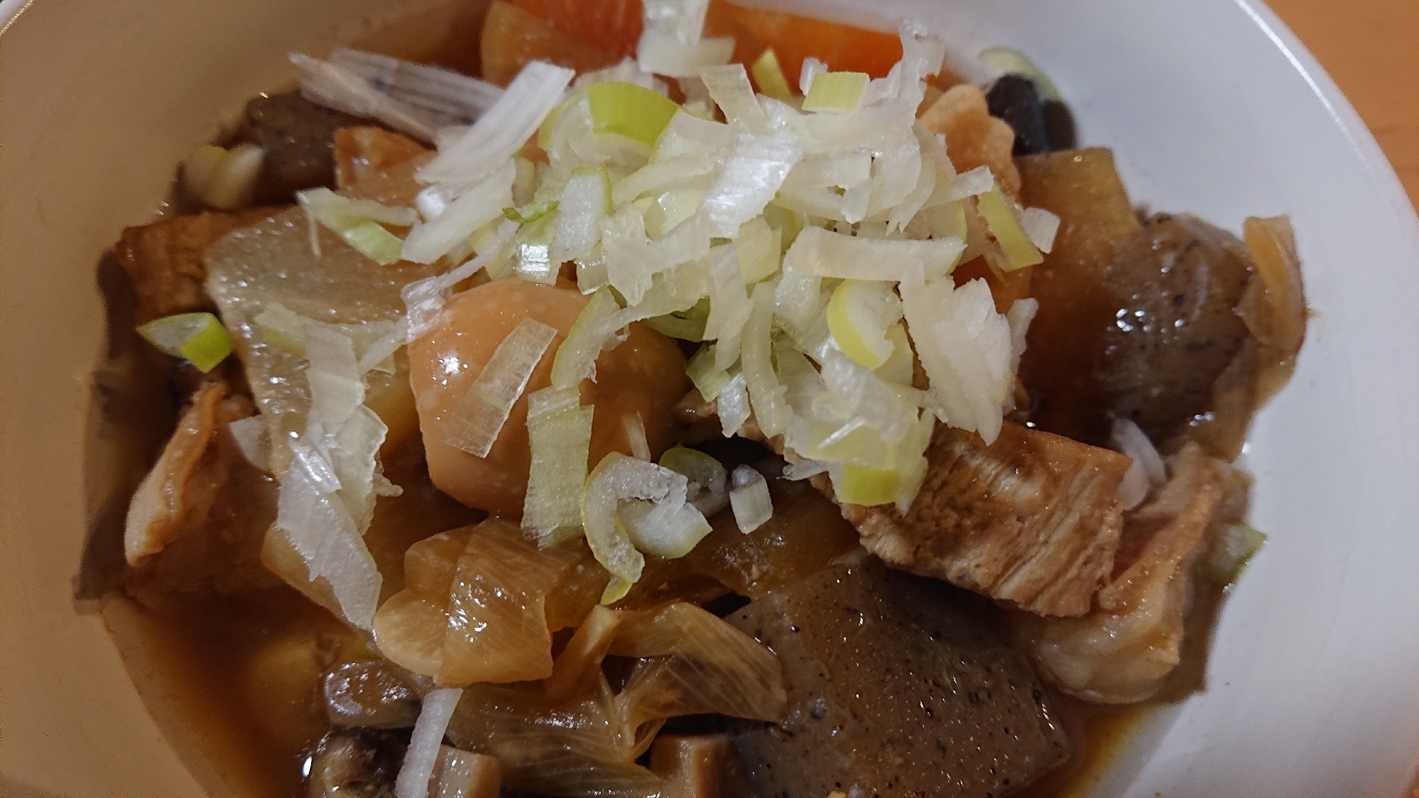 根菜とモツの味噌煮込み