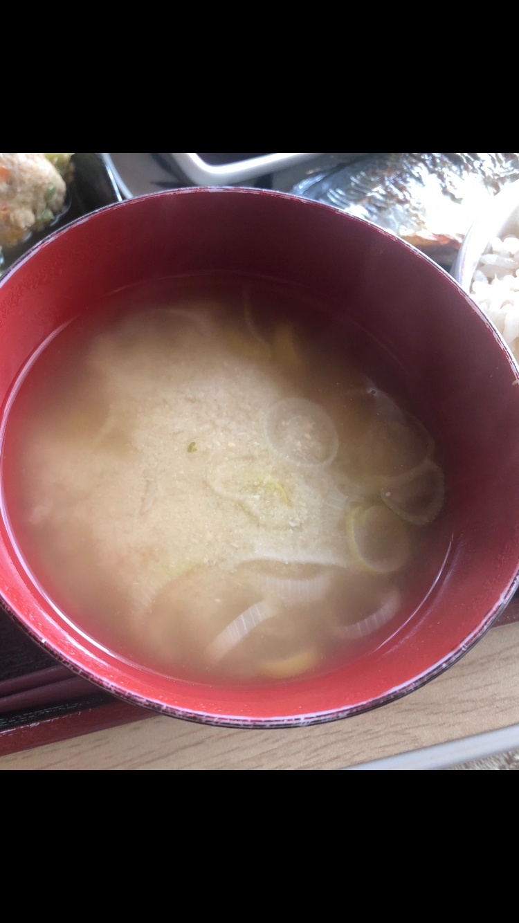 うどんスープで！ ネギとジャガイモの味噌汁