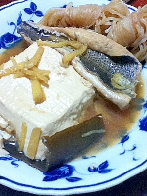 イサキと豆腐と白滝の煮付け【ほっこり煮魚】