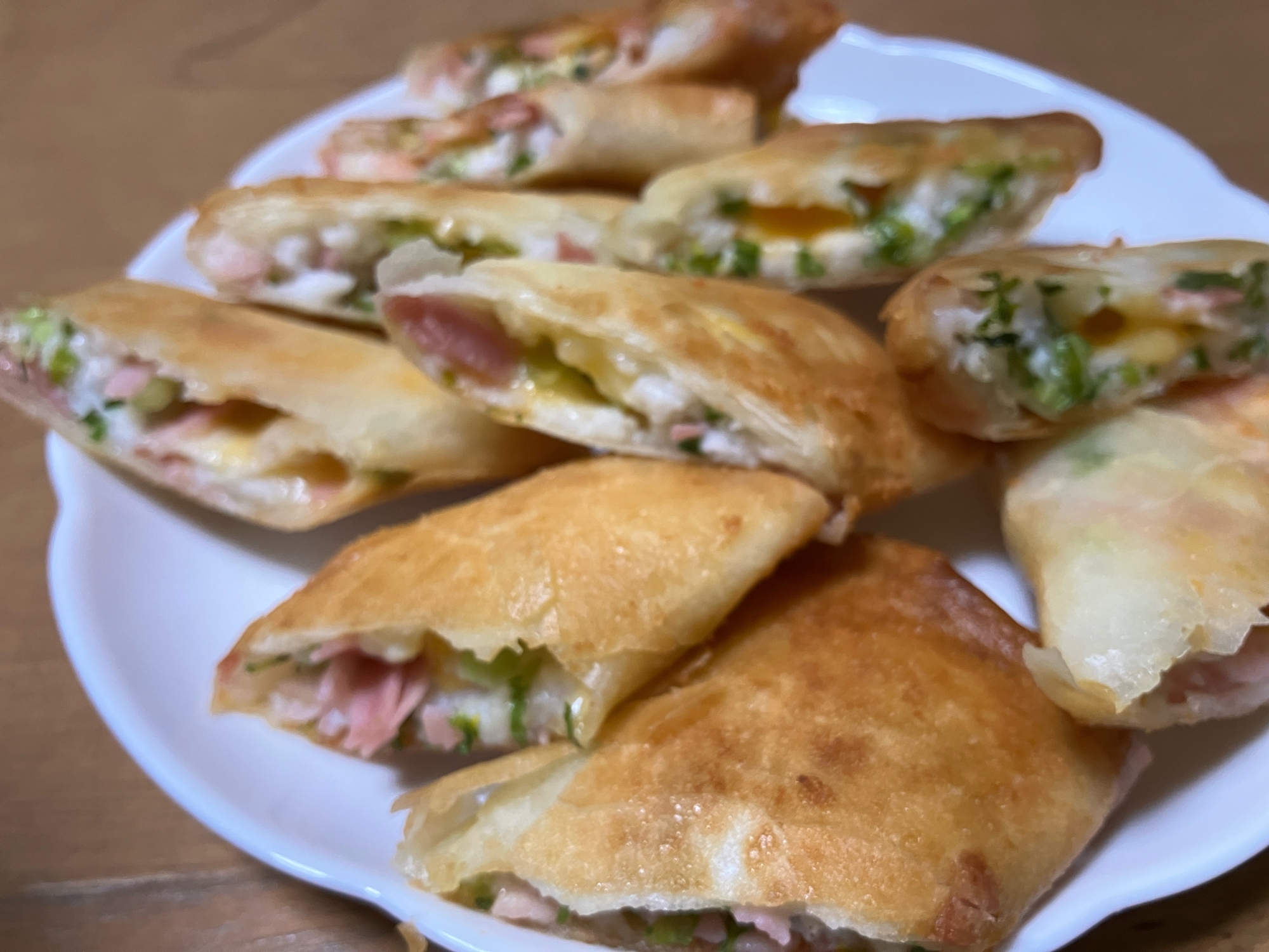 おつまみに!コルビージャック入りハンペン春巻き