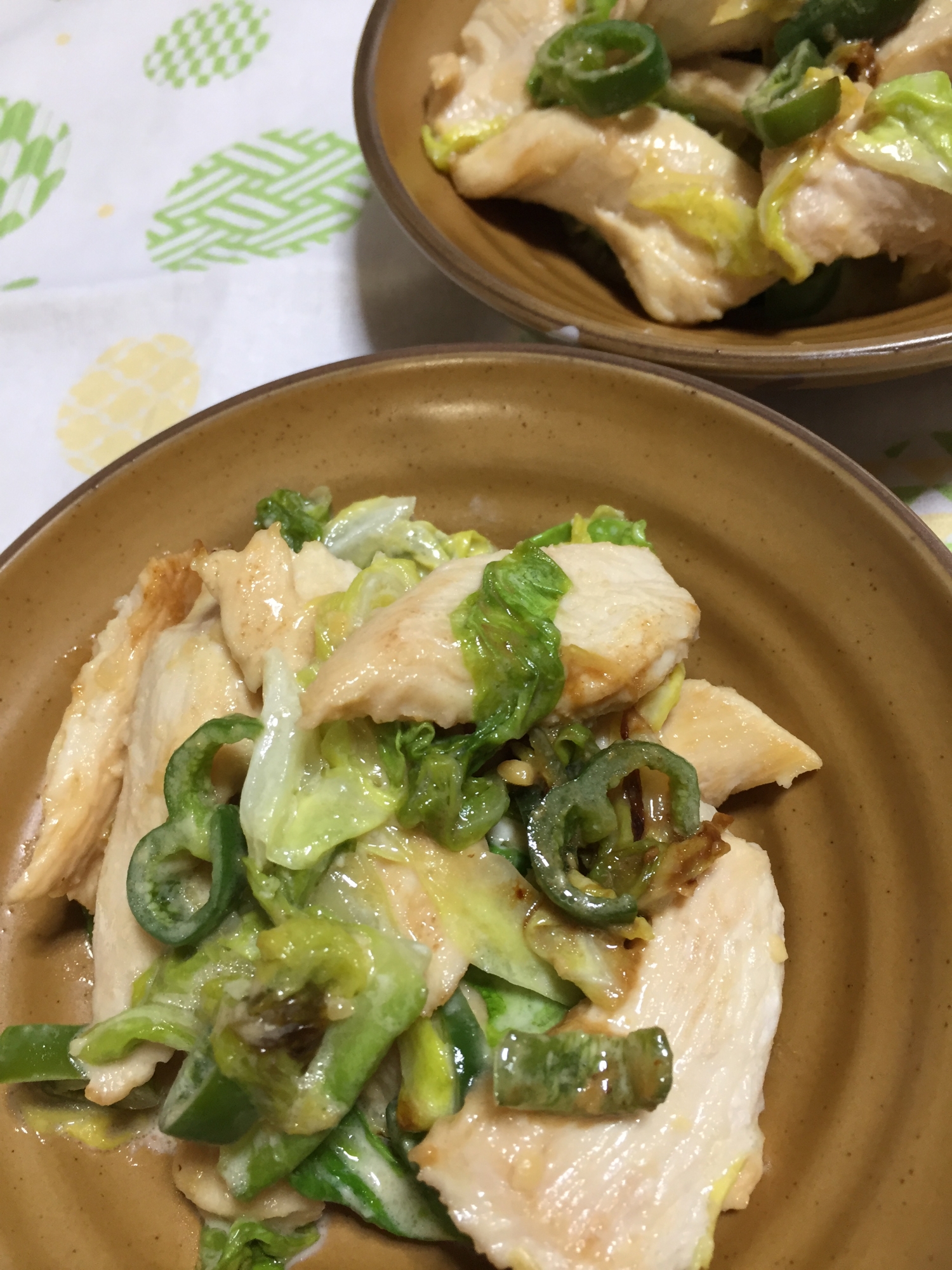 鶏胸肉とキャベツピーマンの味噌マヨ炒め