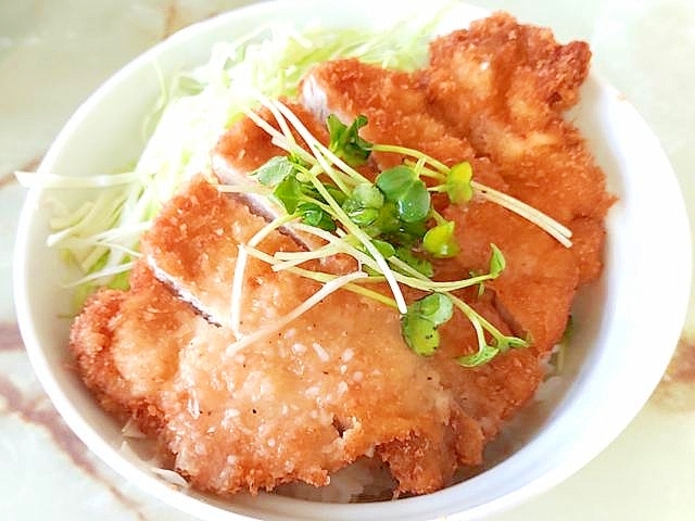 カツ丼アレンジ！塩だれのキャベツたっぷりカツ丼♪