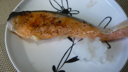 鮭のニンニク焼き