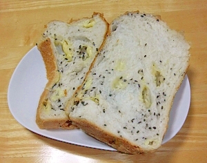 チーズ・胡麻パン