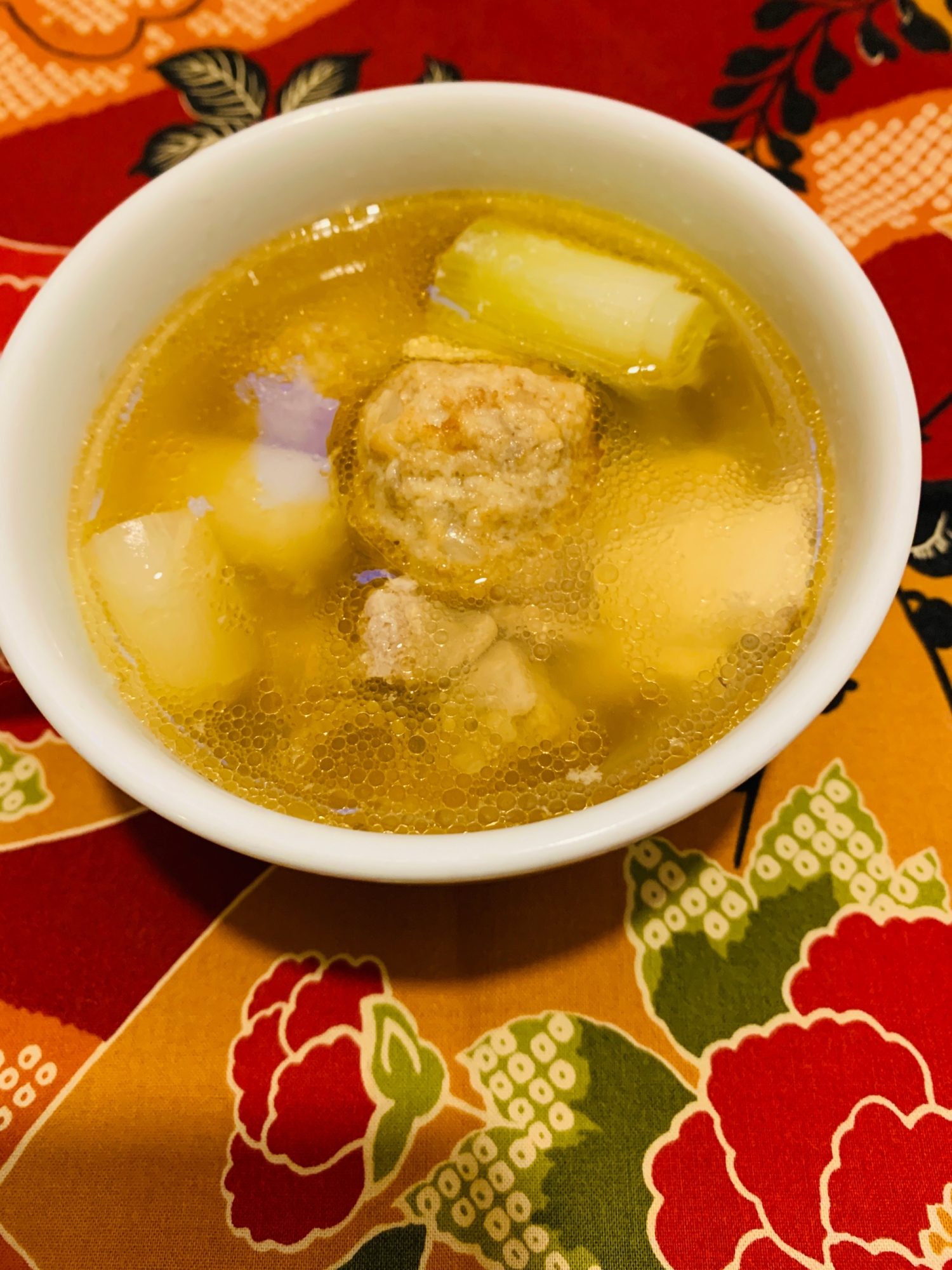 ミートボールと長ネギの鍋スープ レシピ 作り方 By みつばちはっちぃ 楽天レシピ ミートボールと長ネギの鍋スープ レシピ 作り方 By みつばちはっちぃ 楽天レシピ