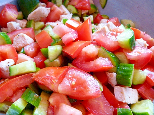 トマトときゅうりのチキンサラダ レシピ 作り方 By 虹色たろうのまま 楽天レシピ