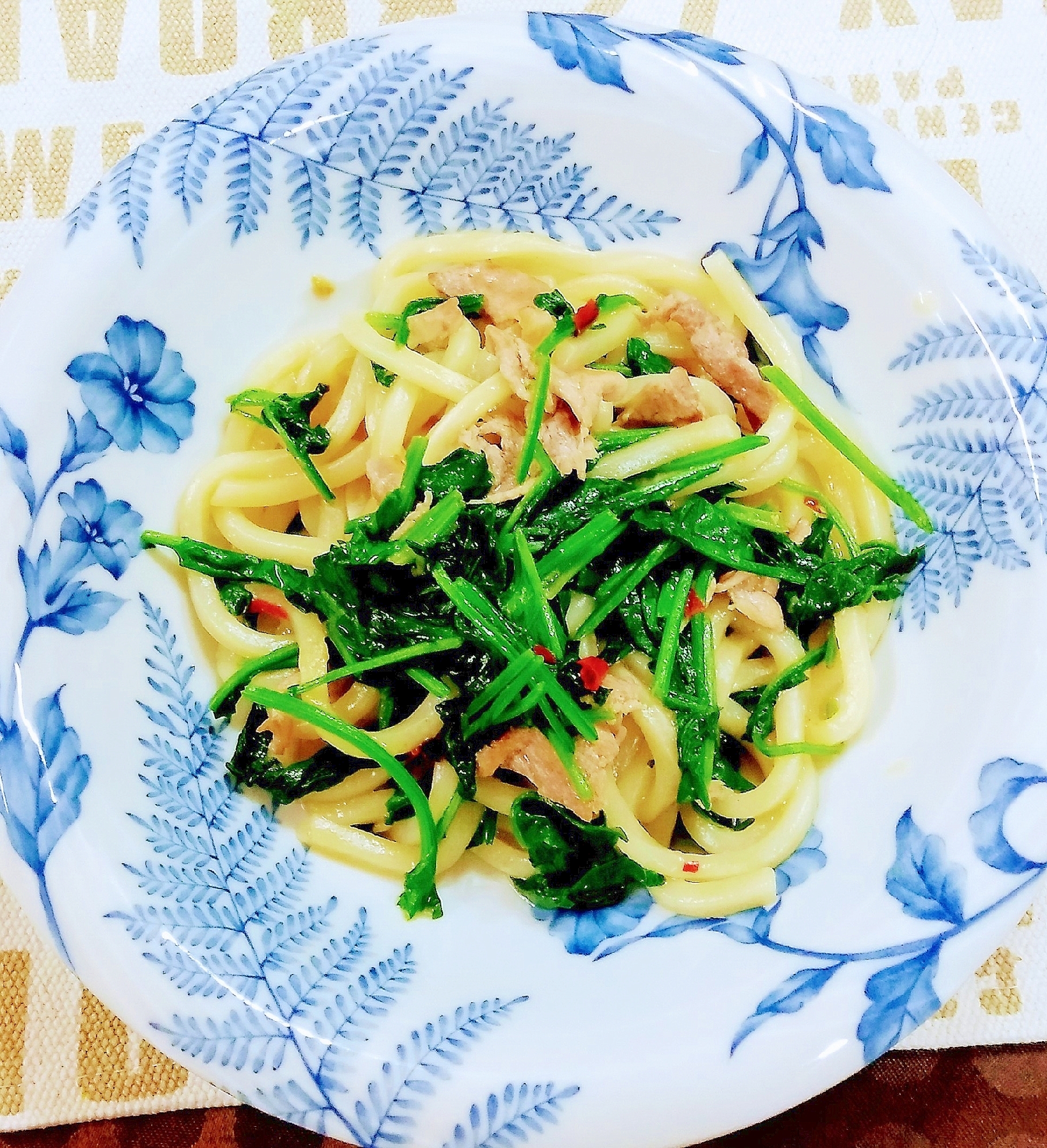 ほうれん草と豚しゃぶ肉の焼きうどん