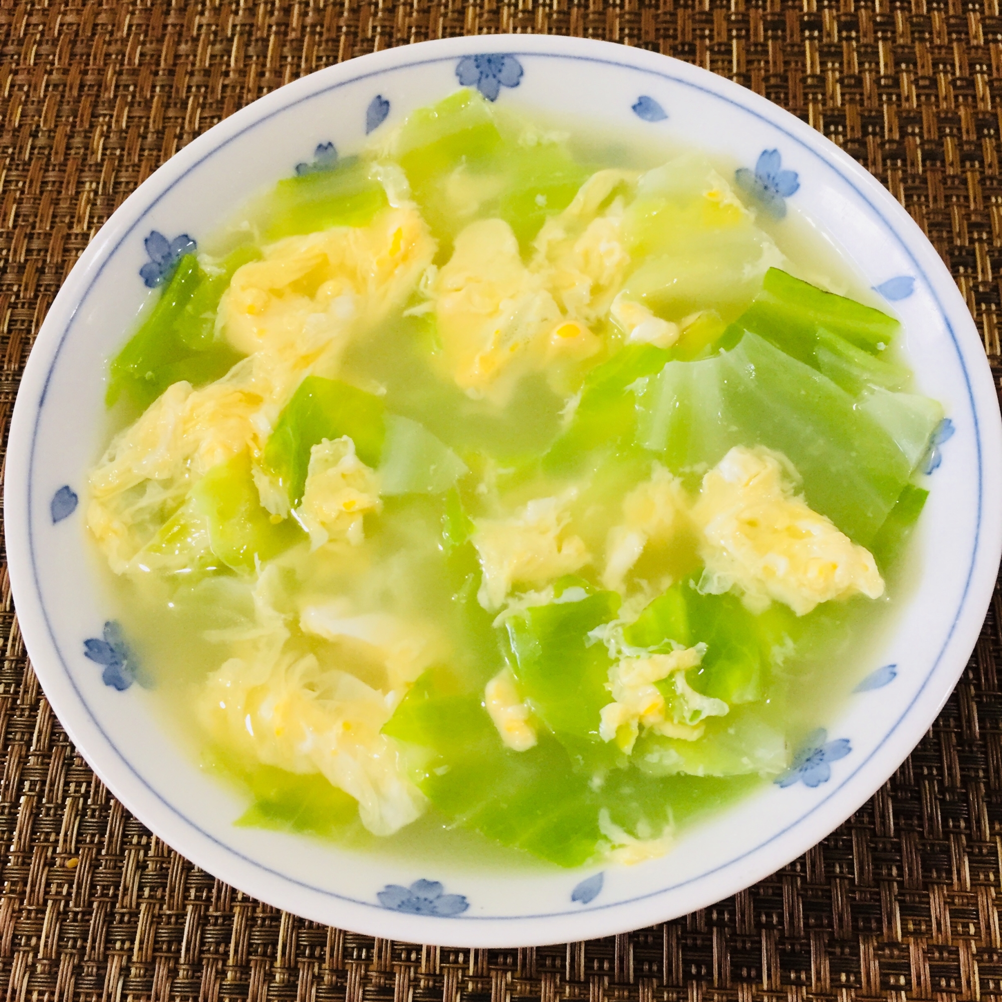 ふわふわ‼️ 卵とキャベツの中華スープ