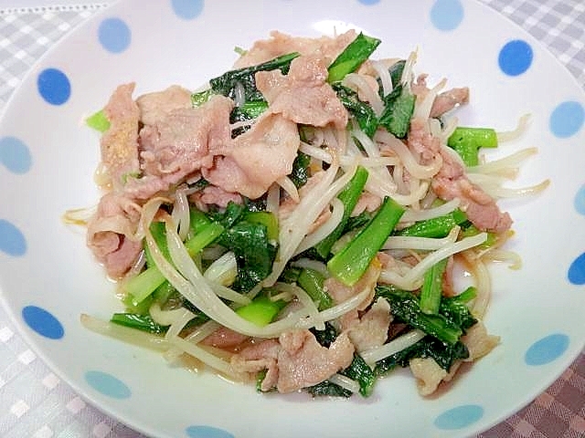 もやしと小松菜豚肉の牛だし炒め