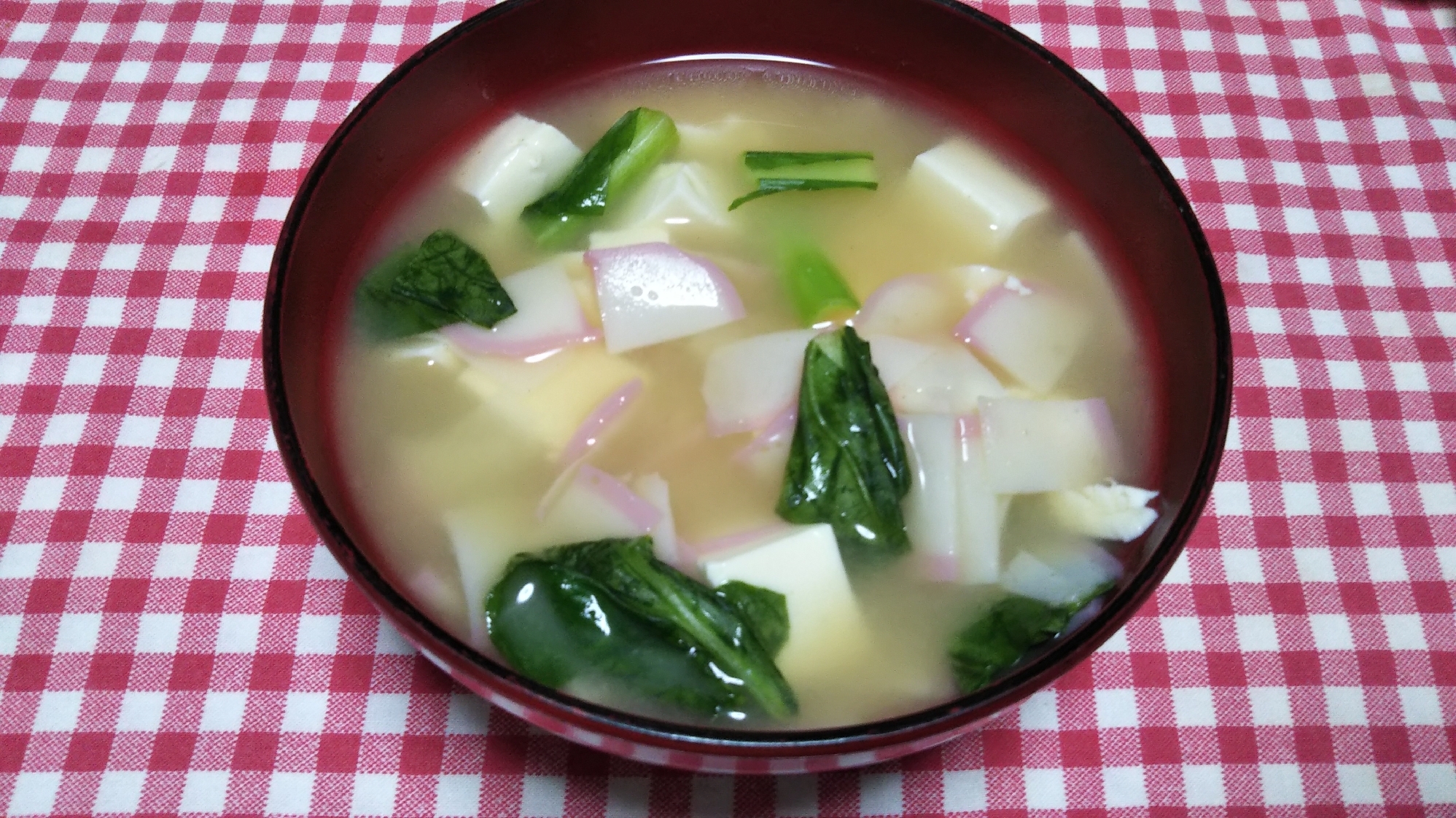 小松菜と蒲鉾と豆腐の味噌汁☆