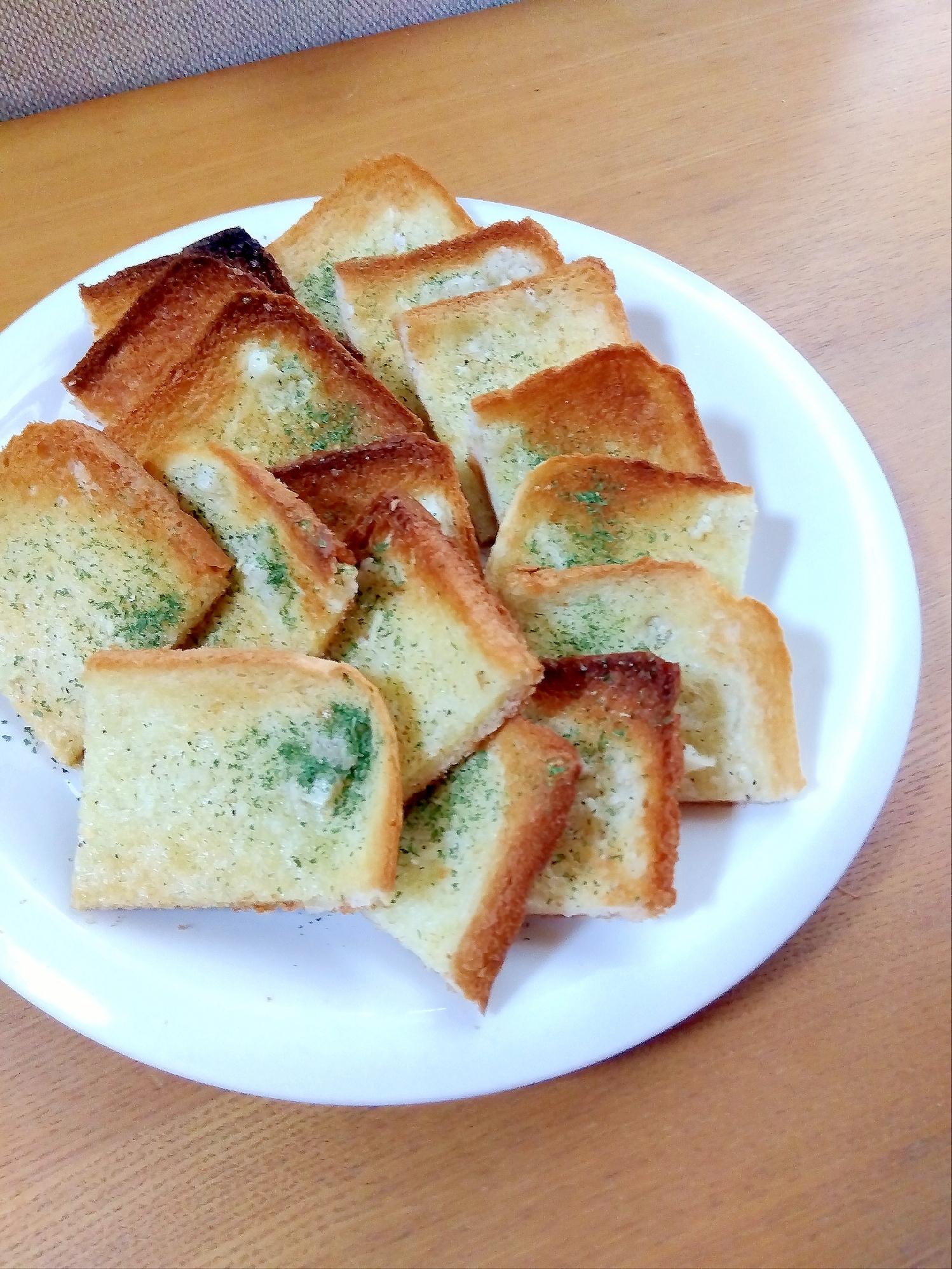 パン耳でガーリックトースト