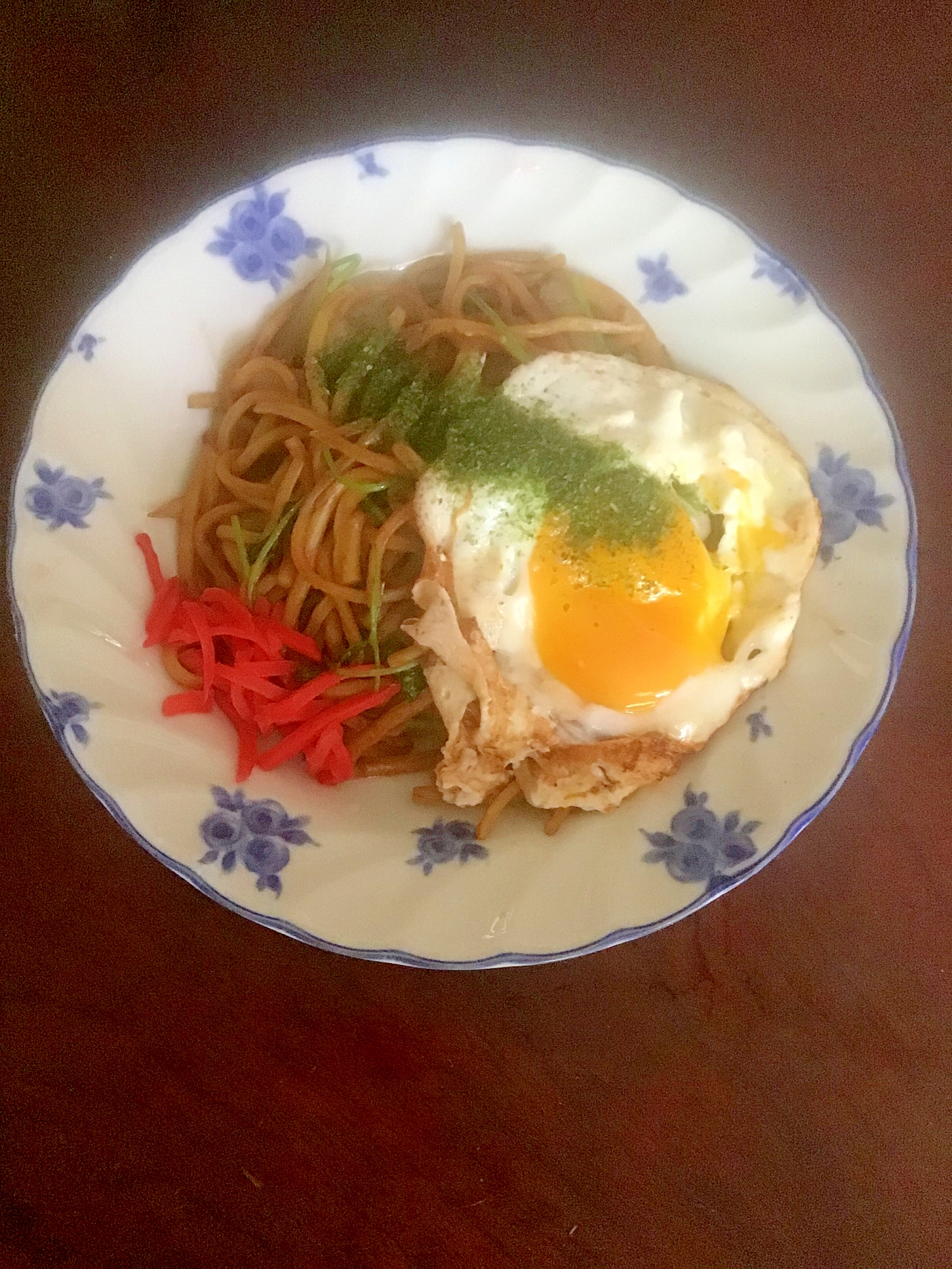 三つ葉と新玉ねぎとハムの太麺焼きそばwith目玉焼 レシピ 作り方 By とりあえず乾杯 楽天レシピ