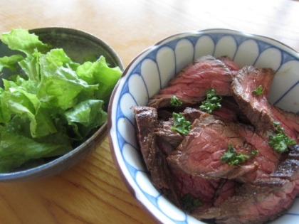 収穫レタスと大蒜ペースト酢醤油を乗せました
美味しかったです圧力フライパン焼き＊(^_^)/