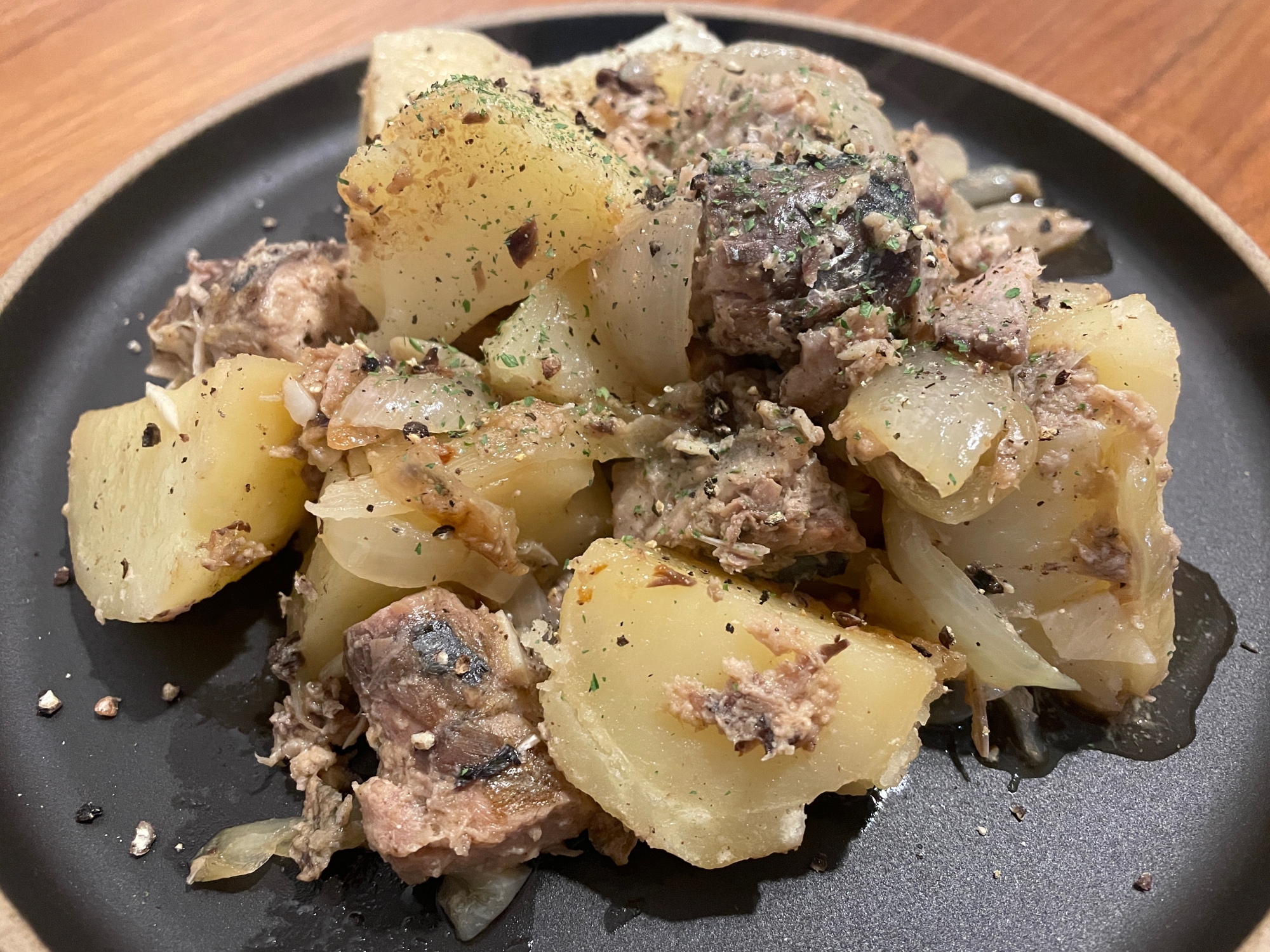 簡単ごちそう♪洋風サバじゃが煮