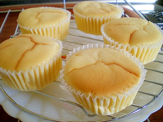 マフィン型で作る小さいスフレチーズケーキ