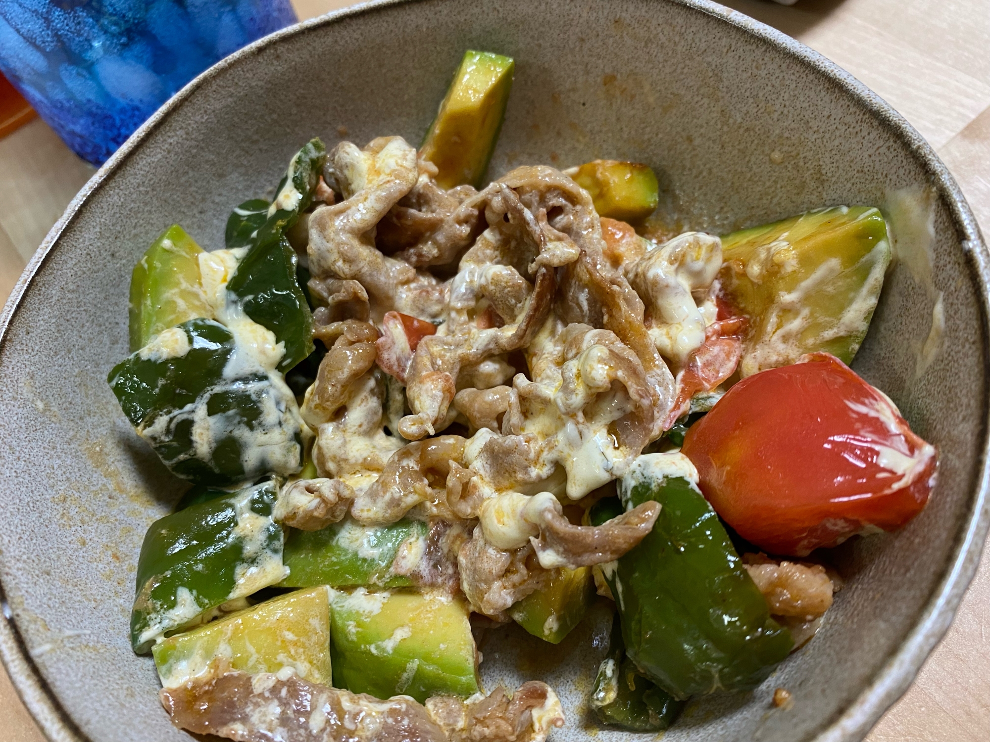 アボカドと夏野菜の豚肉炒め