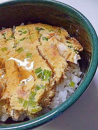 シーチキンでひと味美味しい玉子あんかけ丼