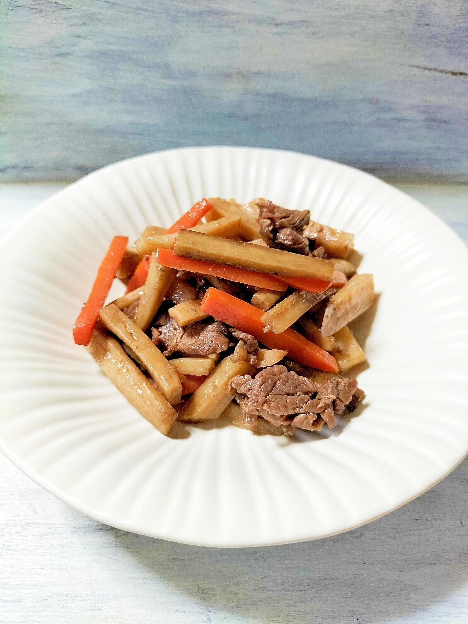 牛肉炒めをリメイク✨蓮根と牛蒡の牛肉入りきんぴら