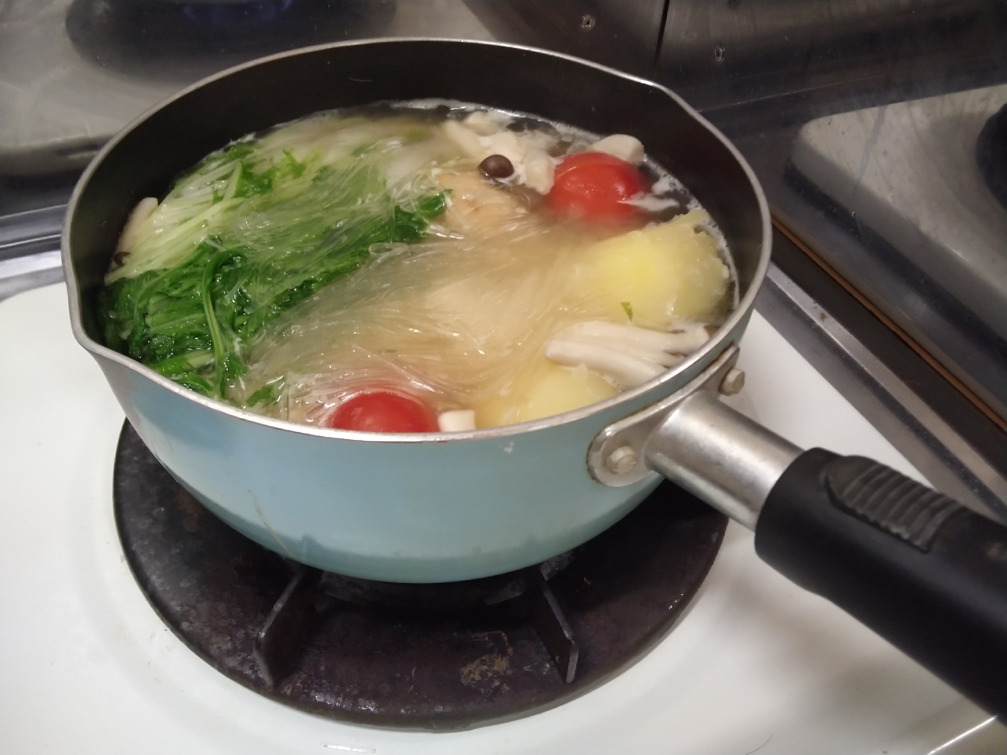 生姜たっぷりの鶏肉と水菜の鍋