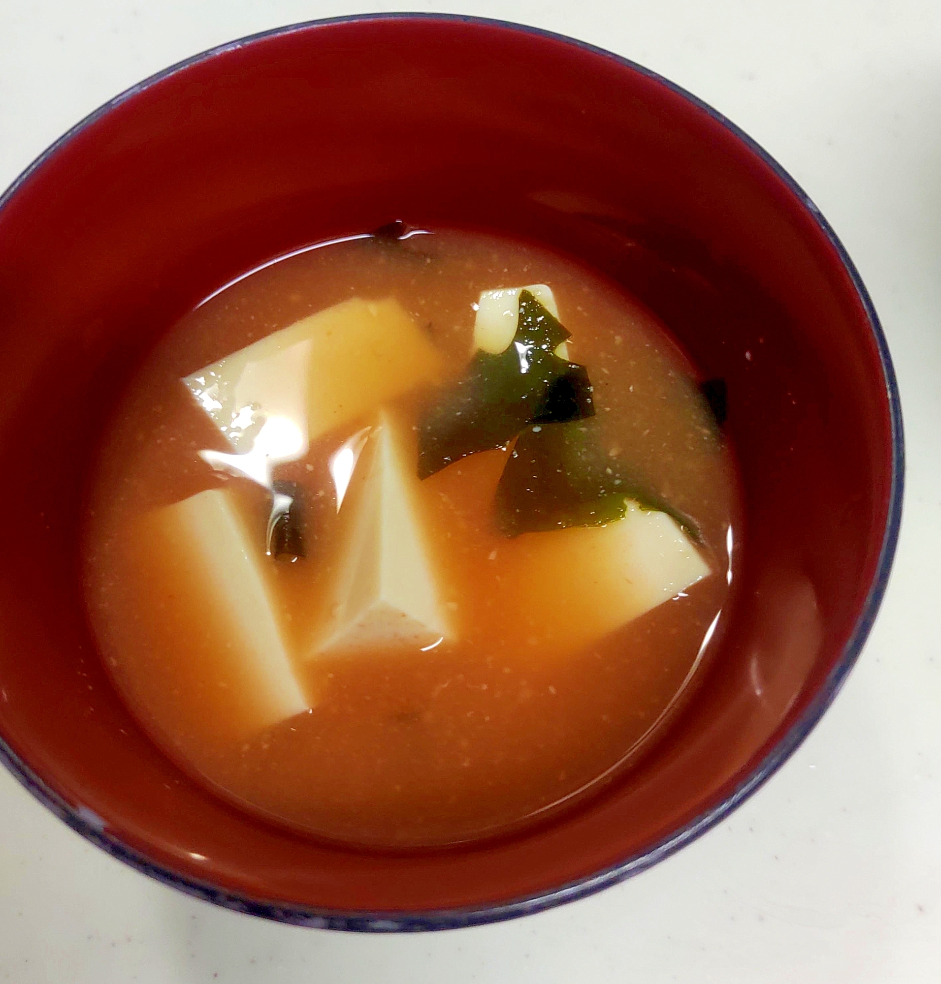 豆腐のトマトジュース味噌汁