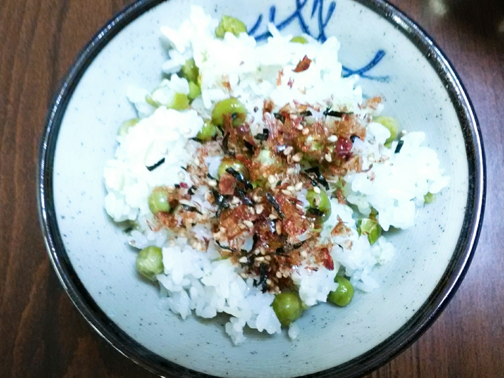 冷凍グリーンピースご飯に鰹ふりかけ