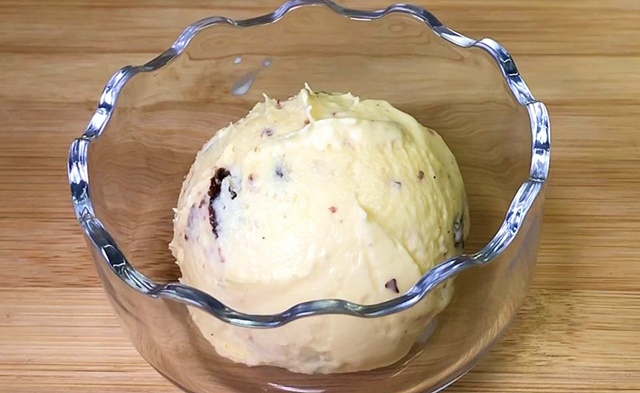 ラムレーズンアイスクリーム【ハンドミキサーで簡単】