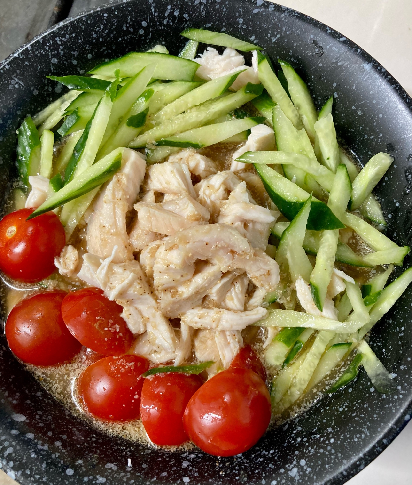 バンバンジーそうめん、サラダチキンを使って手軽に。