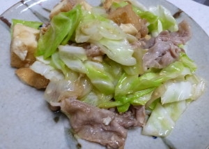 豚肉とキャベツで炒め物・生姜風味