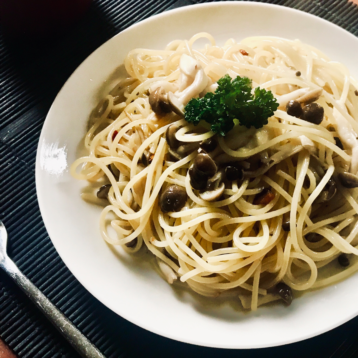 しめじのパスタ アヒージョで残ったオイルを使用 レシピ 作り方 By Asuoasuo 楽天レシピ しめじのパスタ アヒージョで残ったオイルを使用 レシピ 作り方 By Asuoasuo 楽天レシピ