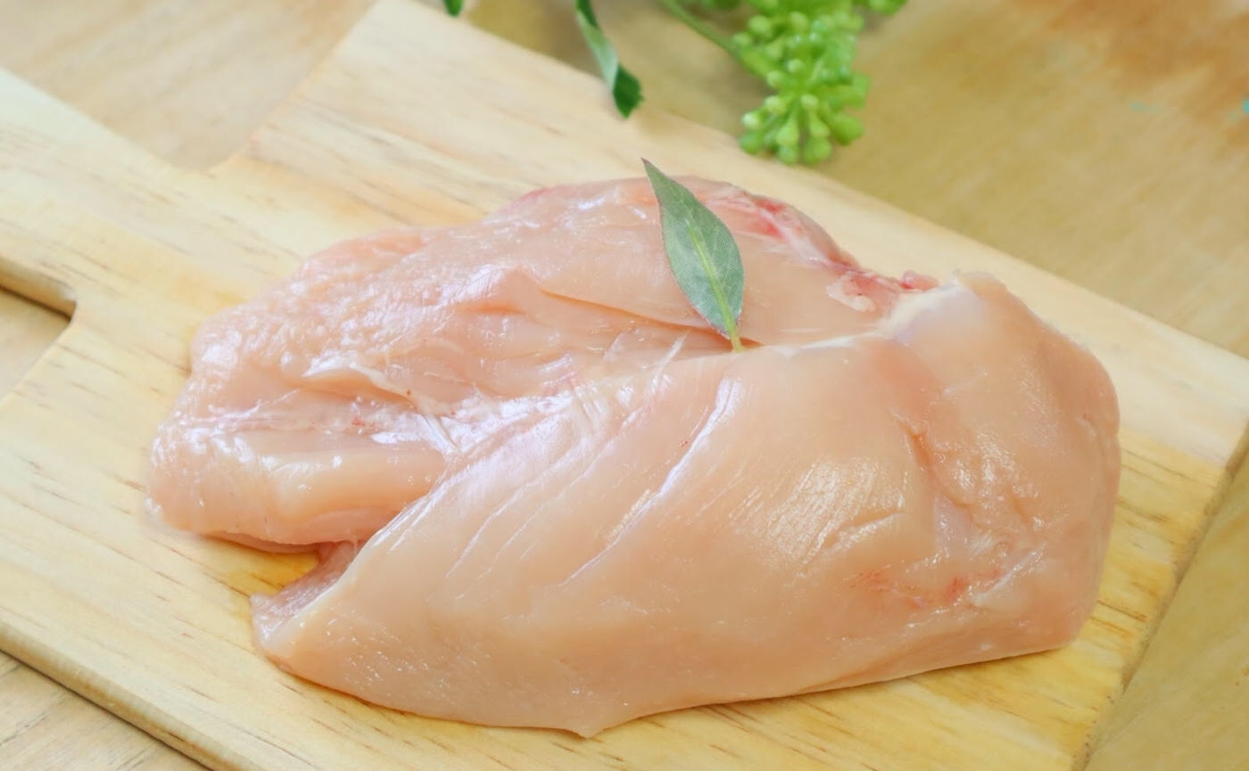 重曹で鶏むね肉をしっとり柔らかくする方法