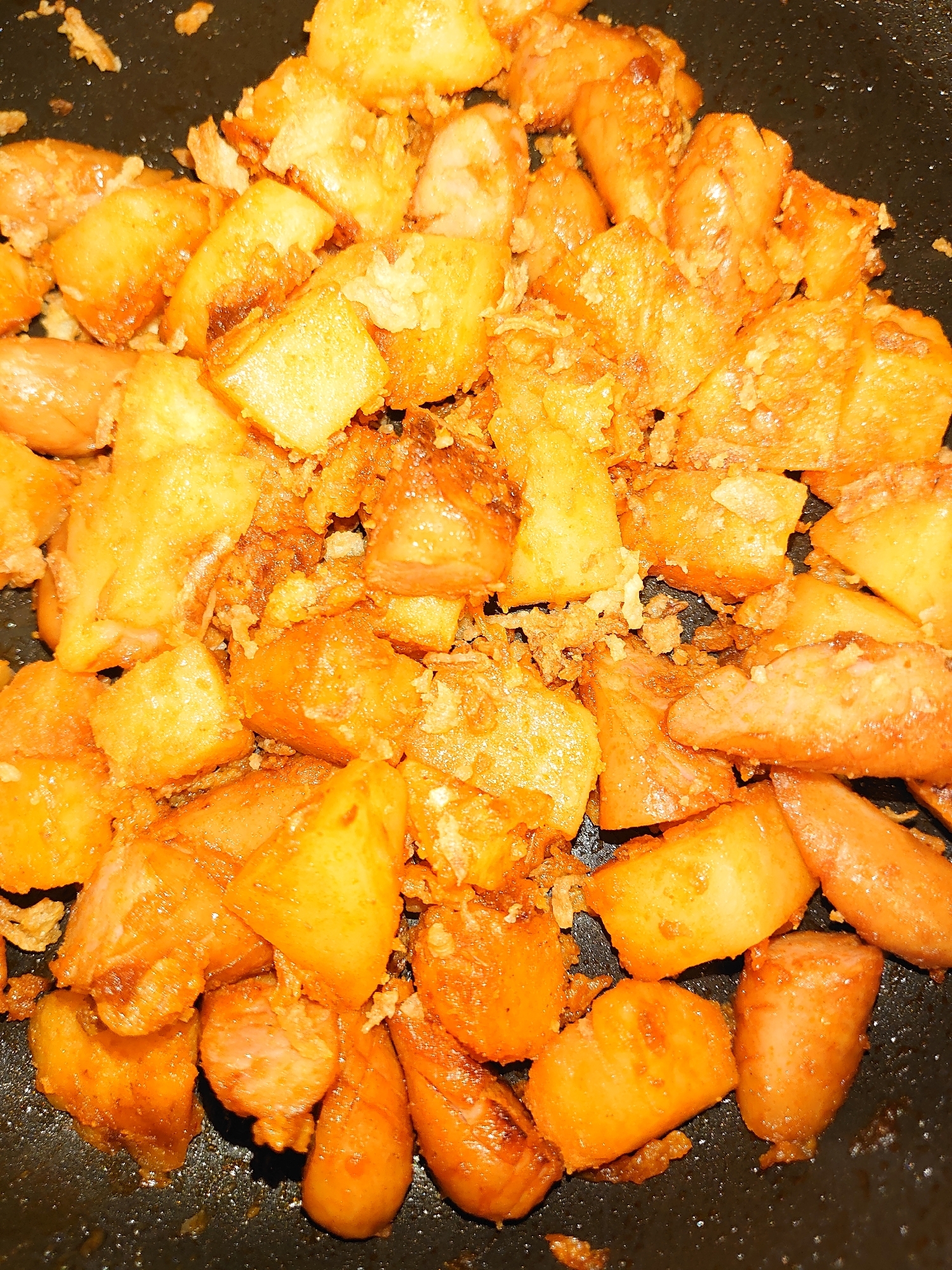 じゃがいもとウインナーのプルダックソース炒め