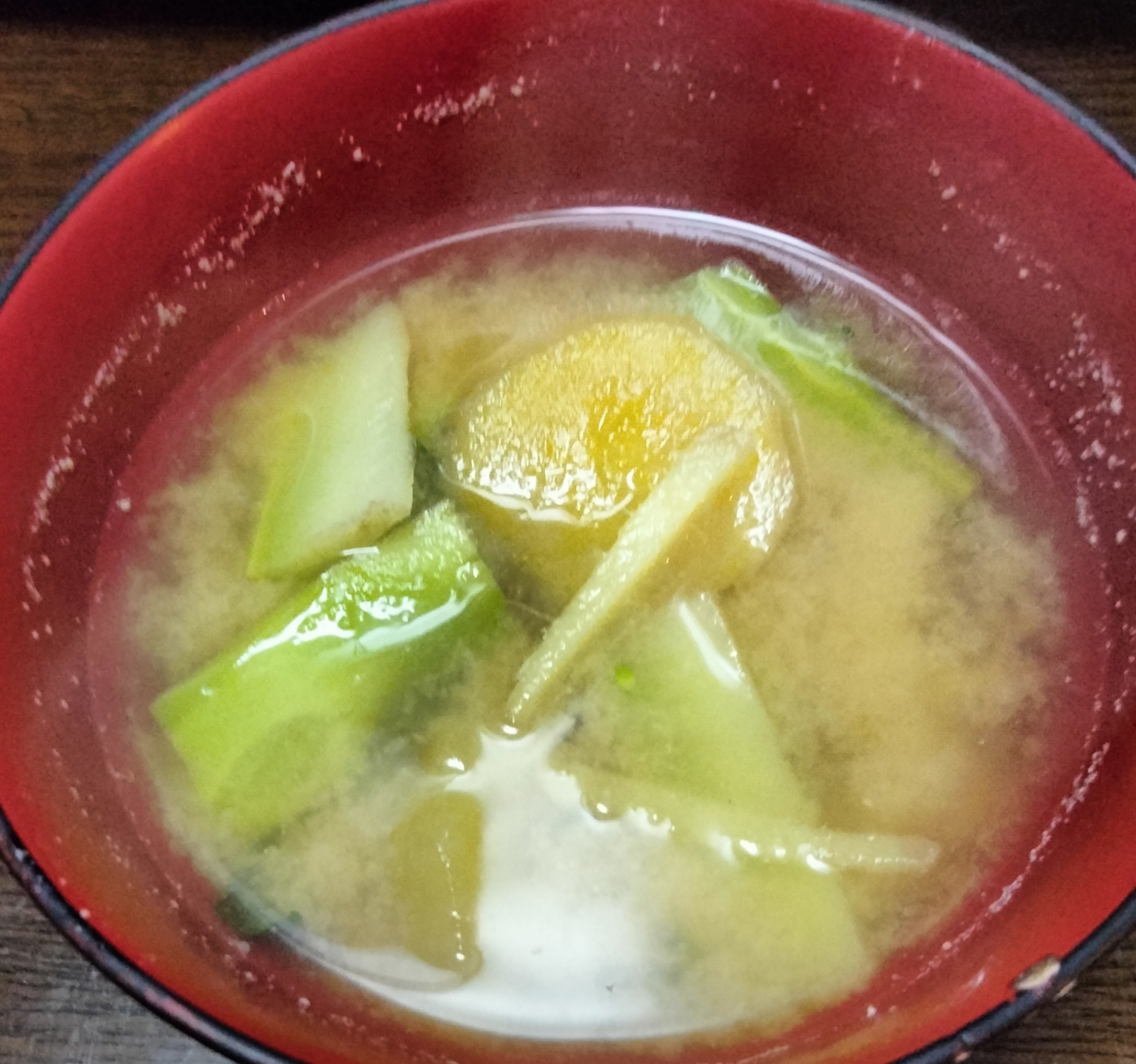 さつま芋とブロッコリー茎、生姜の味噌汁