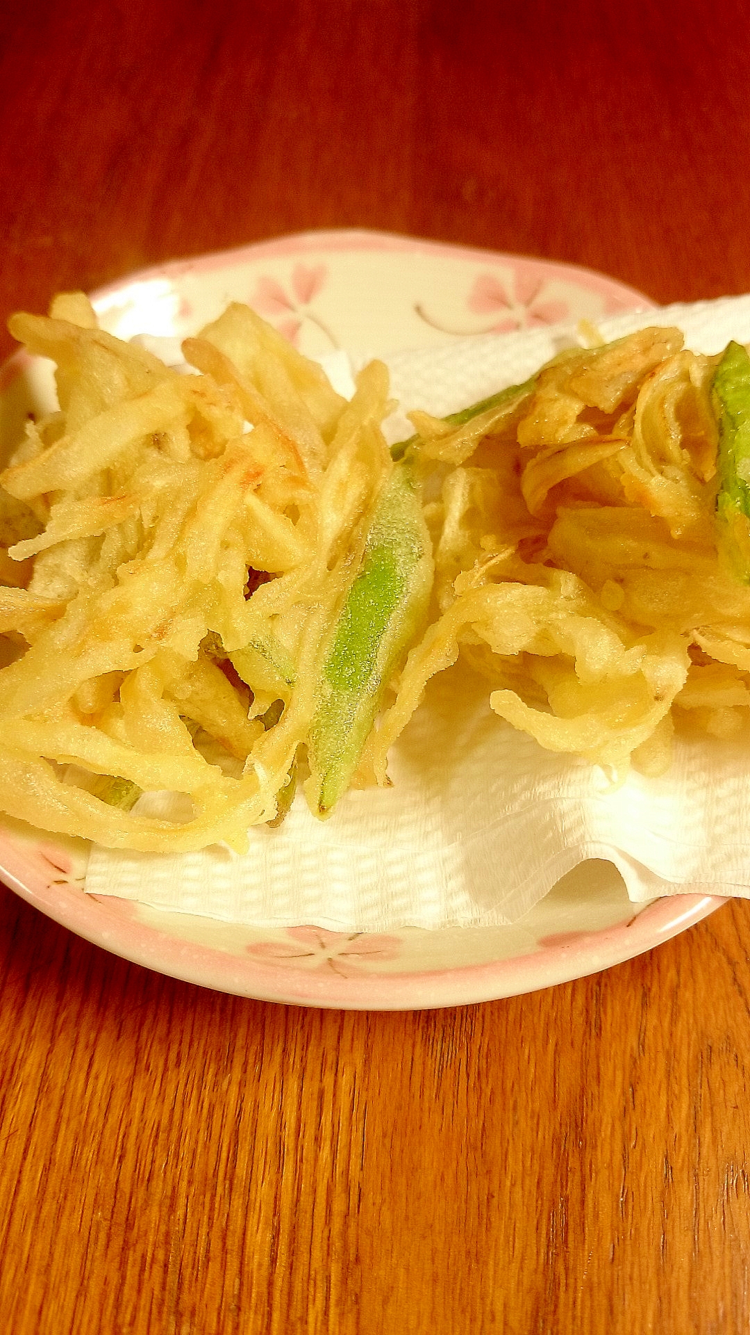 新玉ねぎとインゲンの野菜のかき揚げ