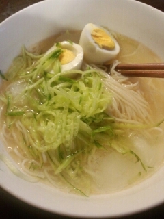 そうめんで冷やしラーメン風